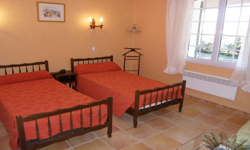Chambre avec deux lits de 90, appartement 1 de la Bastide Blanche